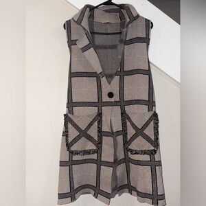 SIONI Women’s Grey and Black Plaid Cardigan size large